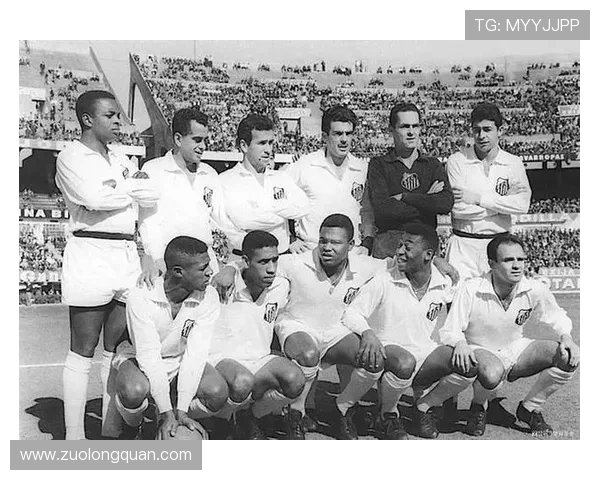 足球盛世：全球赛事背后的传奇球员与战术革新