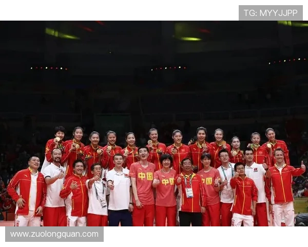 中国女排连克强敌再夺世界冠军展现新时代体育精神与团队力量