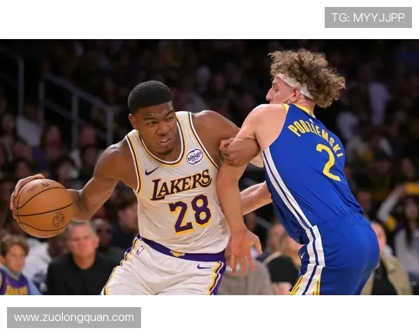 开拓者挑战勇士力争逆袭 球场激战点燃季后赛激情