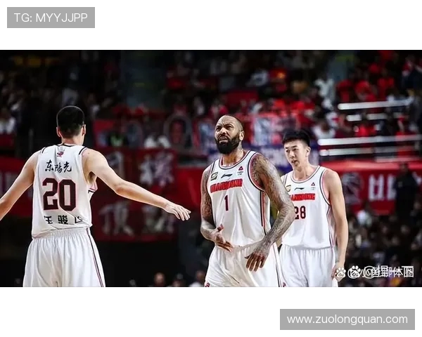 CBA焦点对决广东宏远迎战北京首钢争夺季后赛席位的激烈战斗